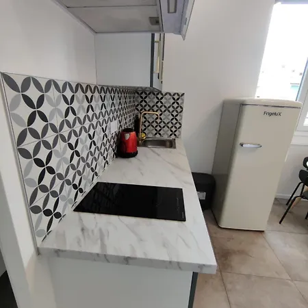 Loft Chic Avec Mezzanine Contemporaine Apartment Venissieux