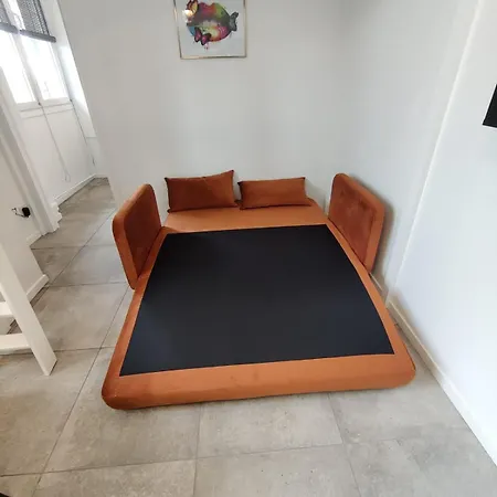 Loft Chic Avec Mezzanine Contemporaine Apartment