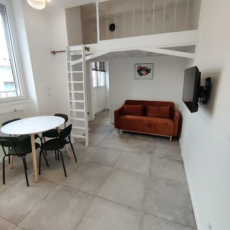 Loft Chic Avec Mezzanine Contemporaine * Venissieux